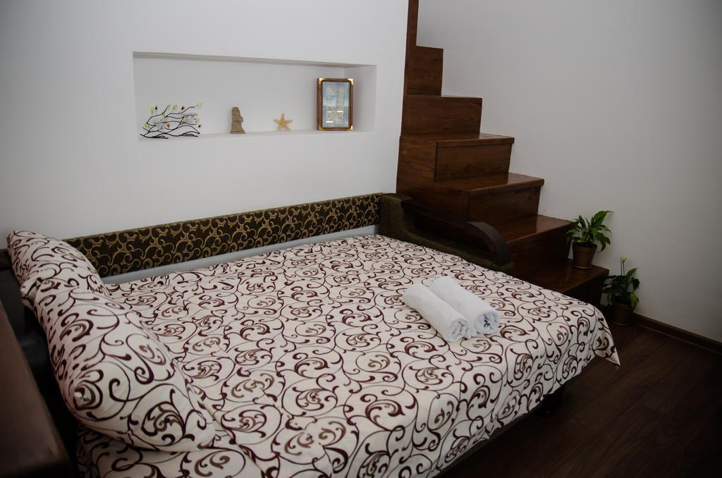 Babylon Apartment On Bukovinskaya Street Riwne Exterior foto